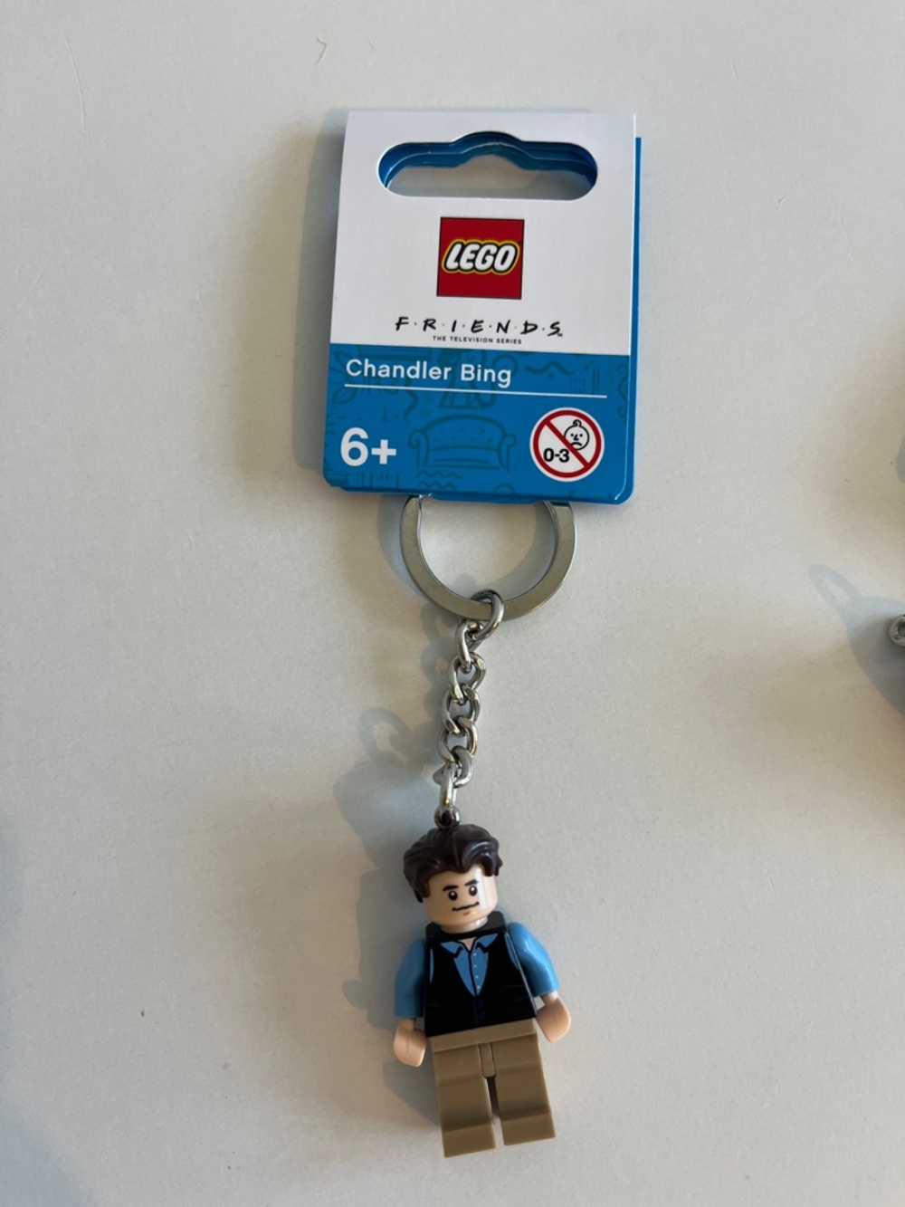 FRIENDS Lego Mini-Figure Keychain Set - Picture 5 of 8